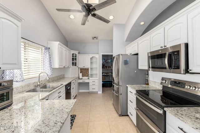 735 S WINTHROP Circle, Mesa, AZ 85204