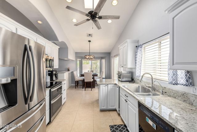 735 S WINTHROP Circle, Mesa, AZ 85204