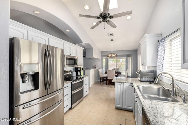 735 S WINTHROP Circle, Mesa, AZ 85204