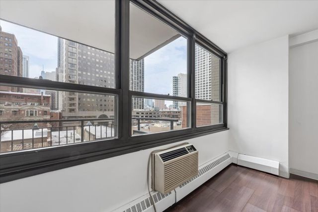 33 E Cedar Street 7D, Chicago, IL 60611