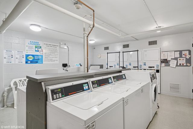 33 E Cedar Street 7D, Chicago, IL 60611