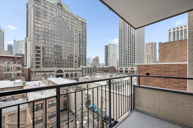 33 E Cedar Street 7D, Chicago, IL 60611