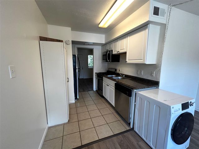 1010 W 23rd ST 10, Austin, TX 78705