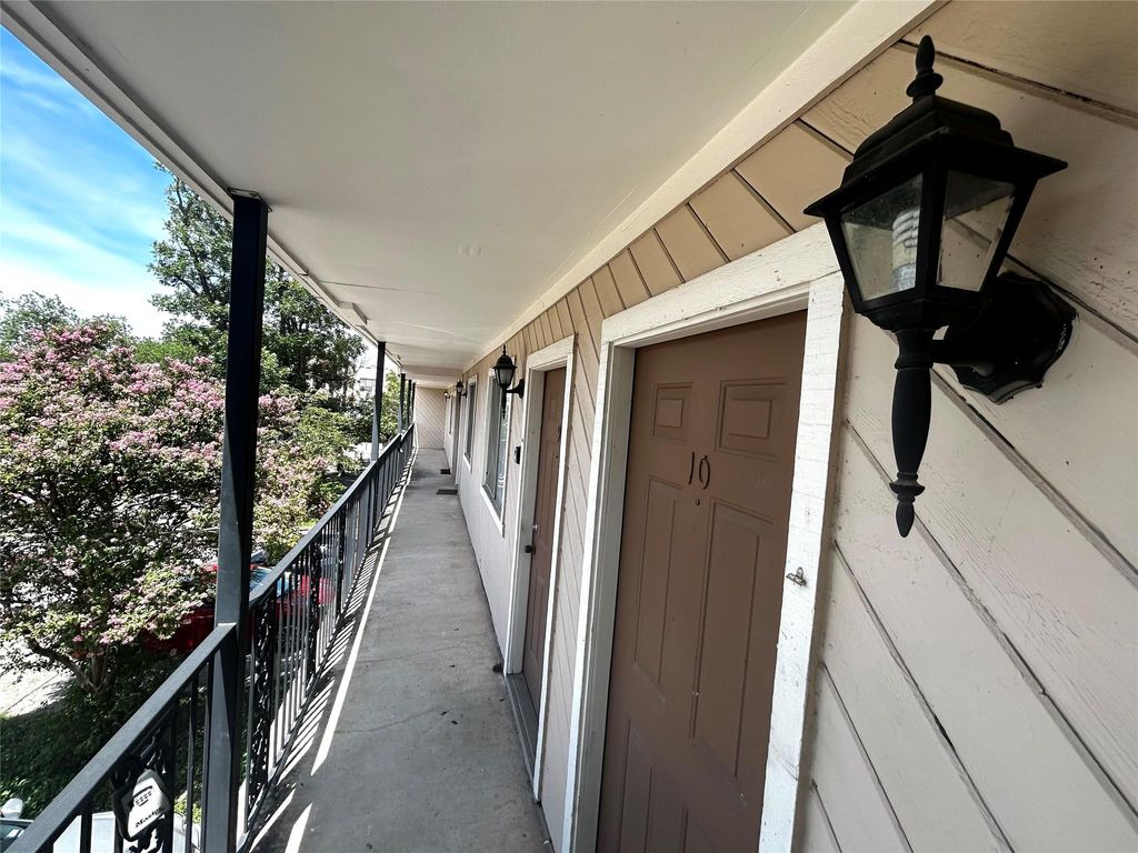 1010 W 23rd ST 10, Austin, TX 78705