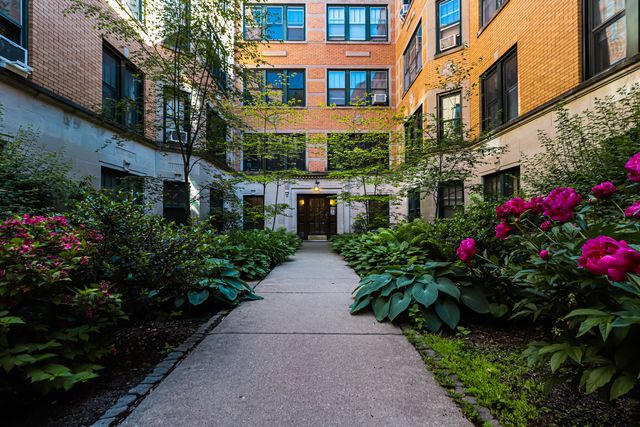 1217 W GRANVILLE Avenue 2A, Chicago, IL 60660