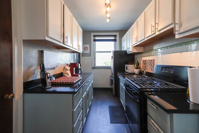 1217 W GRANVILLE Avenue 2A, Chicago, IL 60660
