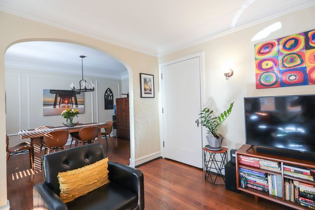 1217 W GRANVILLE Avenue 2A, Chicago, IL 60660