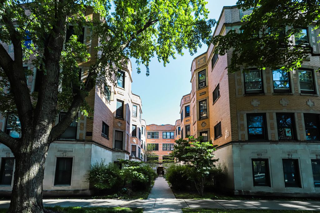 1217 W GRANVILLE Avenue 2A, Chicago, IL 60660