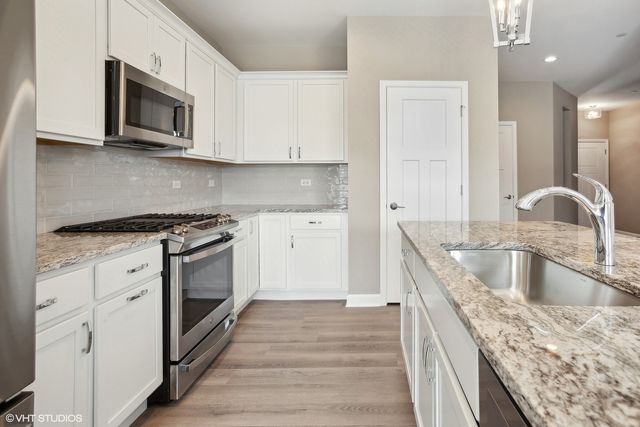 276 Masters Drive, Addison, IL 60101