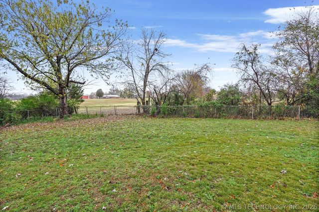 15002 E Winding Creek Drive, Collinsville, OK 74021