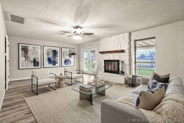 15002 E Winding Creek Drive, Collinsville, OK 74021