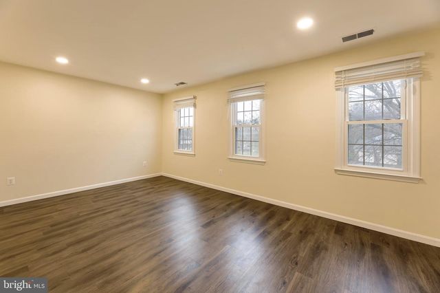 15 BUTTERNUT WAY, Sterling, VA 20164