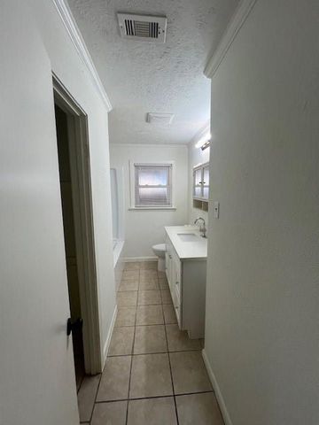 19 28th Street, Texas City, TX 77590