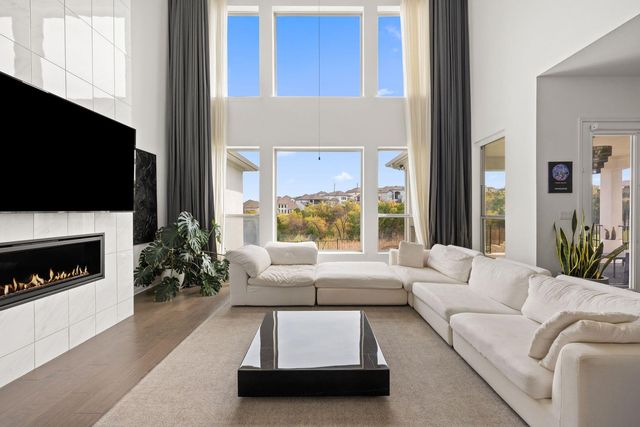 920 Trevi Fontana DR, Leander, TX 78641