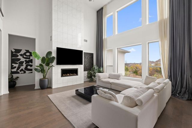 920 Trevi Fontana DR, Leander, TX 78641