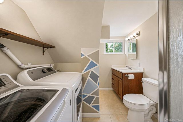 3010 Sipp Avenue, Medford, NY 11763