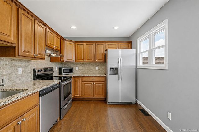 3010 Sipp Avenue, Medford, NY 11763