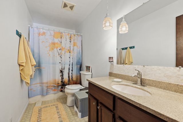 3906 LEOMINSTER Avenue, Joliet, IL 60431