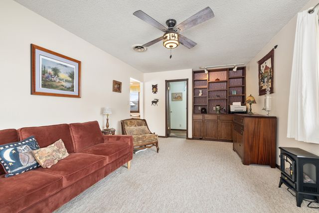 3906 LEOMINSTER Avenue, Joliet, IL 60431