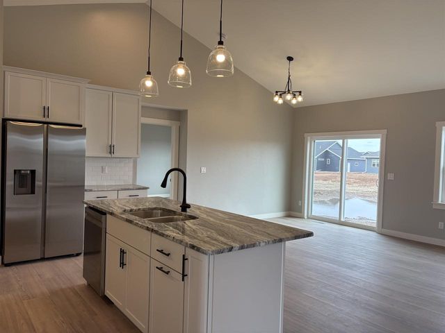 N9246 HOMESTEAD LANE, Appleton, WI 54915