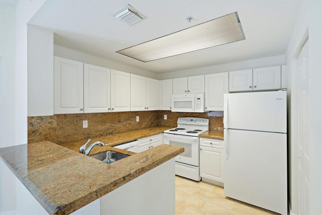 2803 Sarento Place 110, Palm Beach Gardens, FL 33410