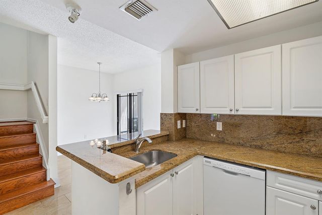 2803 Sarento Place 110, Palm Beach Gardens, FL 33410