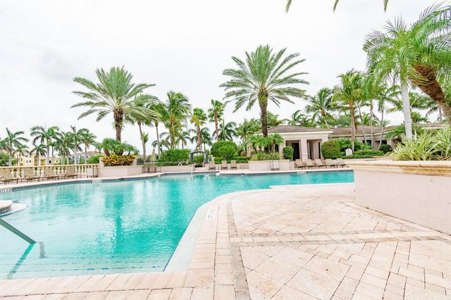 2803 Sarento Place 110, Palm Beach Gardens, FL 33410