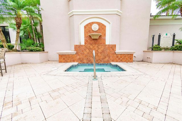 2803 Sarento Place 110, Palm Beach Gardens, FL 33410