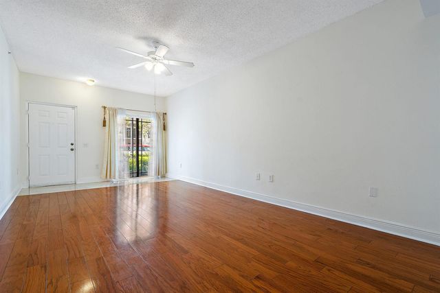 2803 Sarento Place 110, Palm Beach Gardens, FL 33410