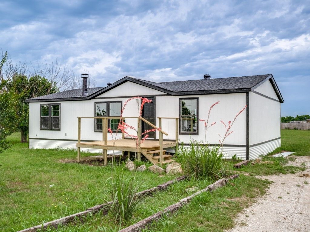 220 Split Rail Circle, Ponder, TX 76259
