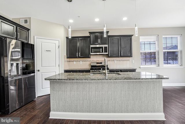 11353 FLAG CT, White Plains, MD 20695