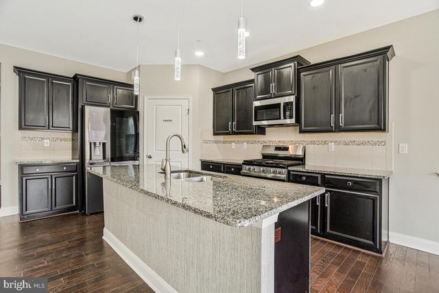 11353 FLAG CT, White Plains, MD 20695