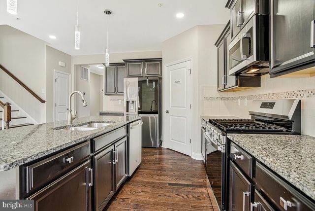 11353 FLAG CT, White Plains, MD 20695