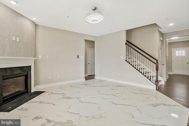 11353 FLAG CT, White Plains, MD 20695