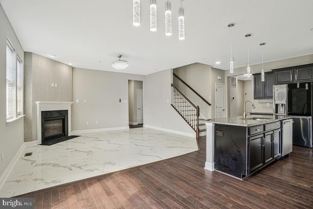 11353 FLAG CT, White Plains, MD 20695