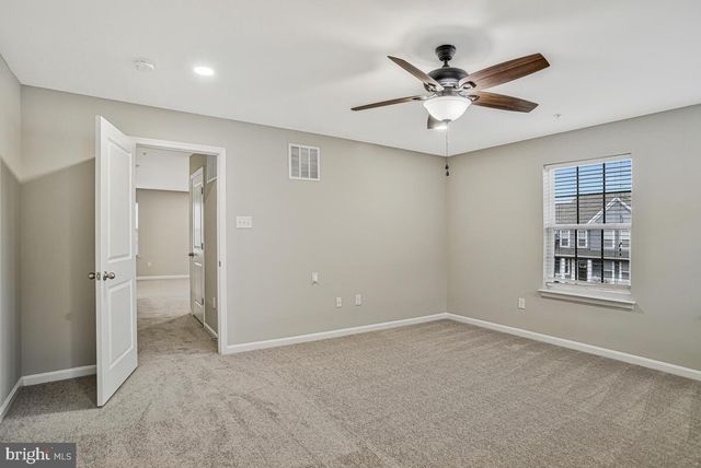 11353 FLAG CT, White Plains, MD 20695