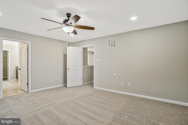 11353 FLAG CT, White Plains, MD 20695