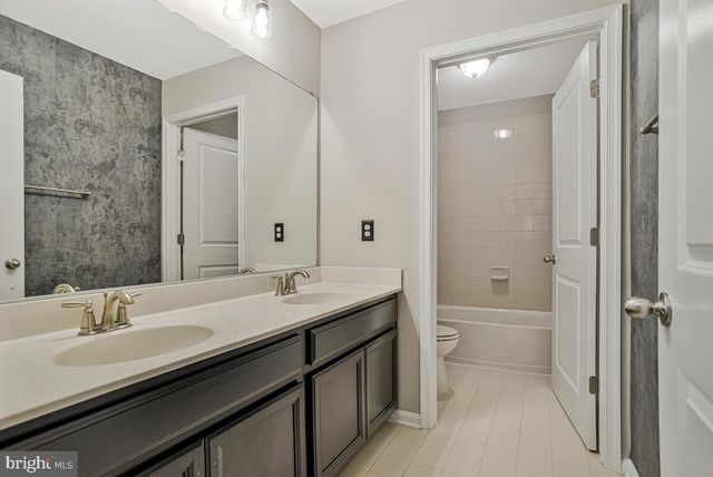 11353 FLAG CT, White Plains, MD 20695