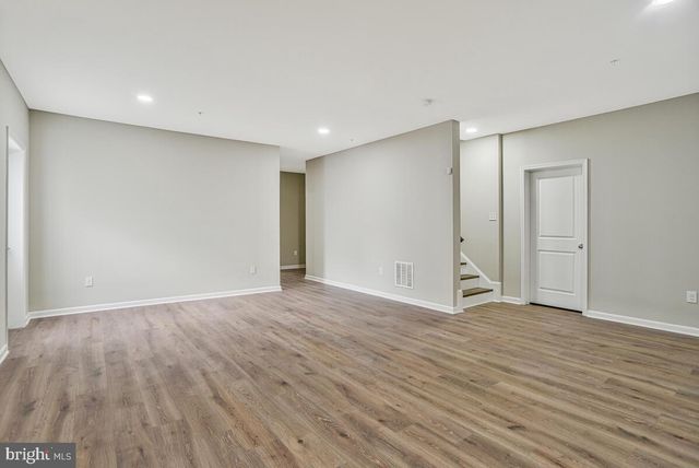 11353 FLAG CT, White Plains, MD 20695