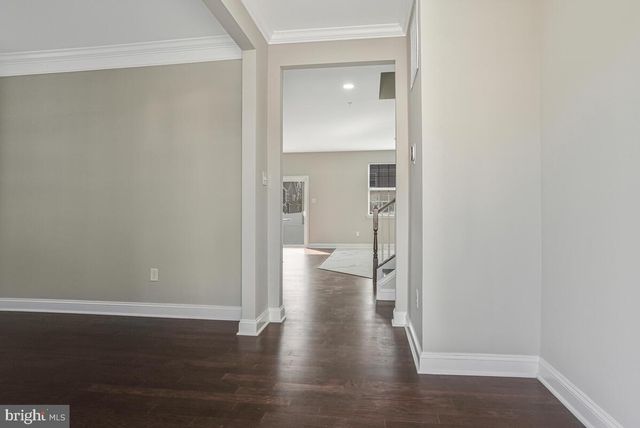 11353 FLAG CT, White Plains, MD 20695