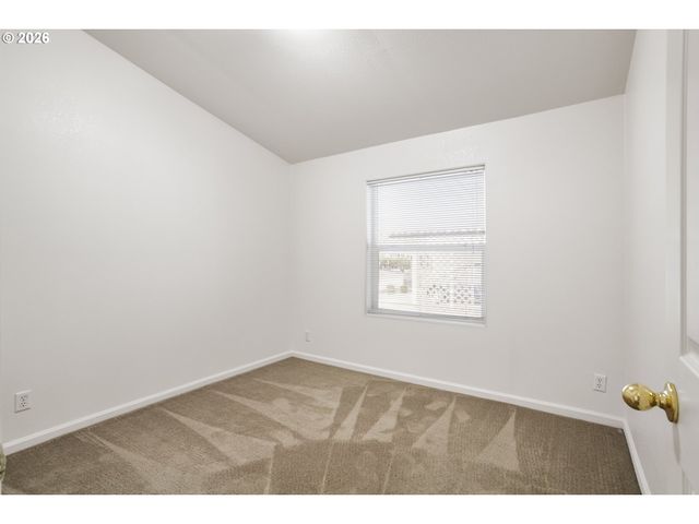 3700 BABCOCK Ln 106, Eugene, OR 97401