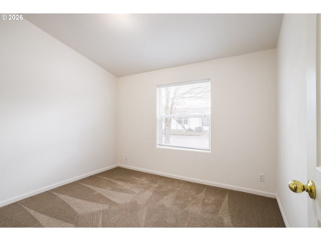 3700 BABCOCK Ln 106, Eugene, OR 97401