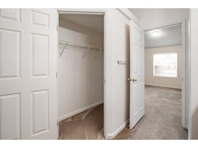 3700 BABCOCK Ln 106, Eugene, OR 97401