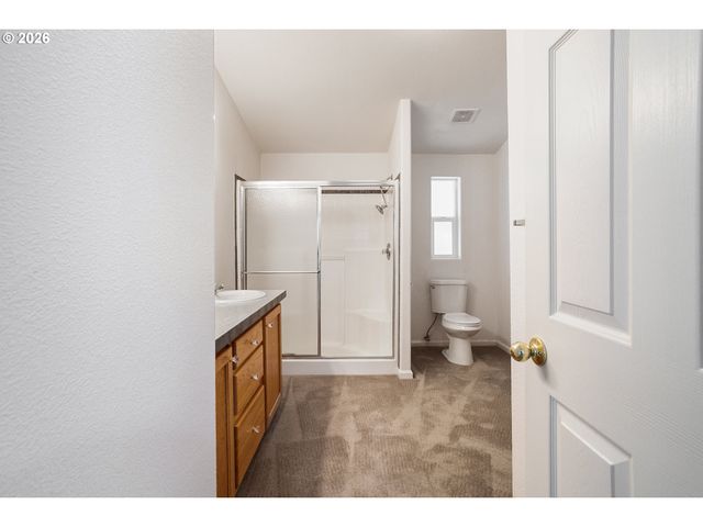 3700 BABCOCK Ln 106, Eugene, OR 97401