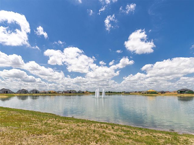 1677 Birch Lake Bend, Friendswood, TX 77546