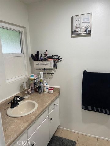 670 Lanier St., Hemet, CA 92543