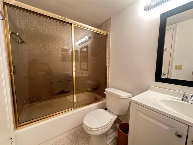 163 Markham H 163, Deerfield Beach, FL 33442