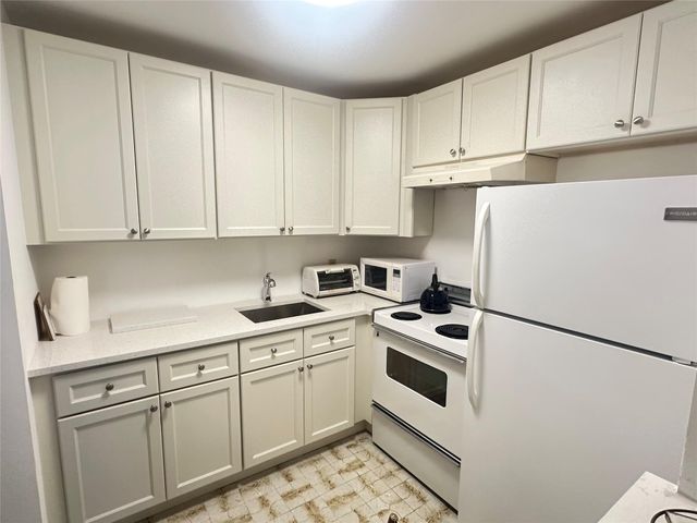 163 Markham H 163, Deerfield Beach, FL 33442