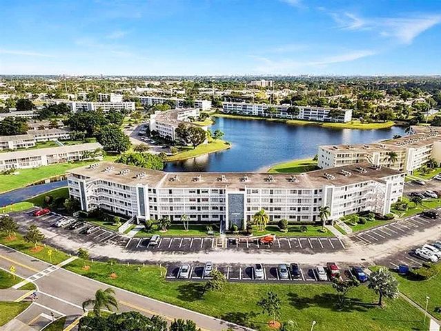 163 Markham H 163, Deerfield Beach, FL 33442