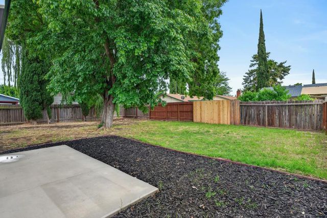 6330 Valley Hi Dr, Sacramento, CA 95823